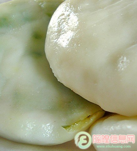 蒸好的菜粄，嫩滑有口感。